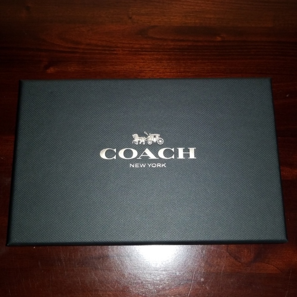 New Authentic Coach Large Wristlet - Picture 7 of 8